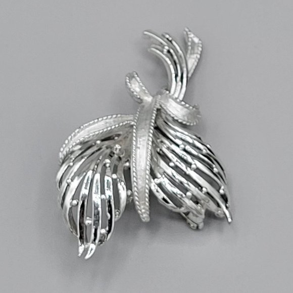 Judy Lee Leaf Ribbon Silver Tone Brooch Pin Signed Vintage 3 in - Picture 4 of 9